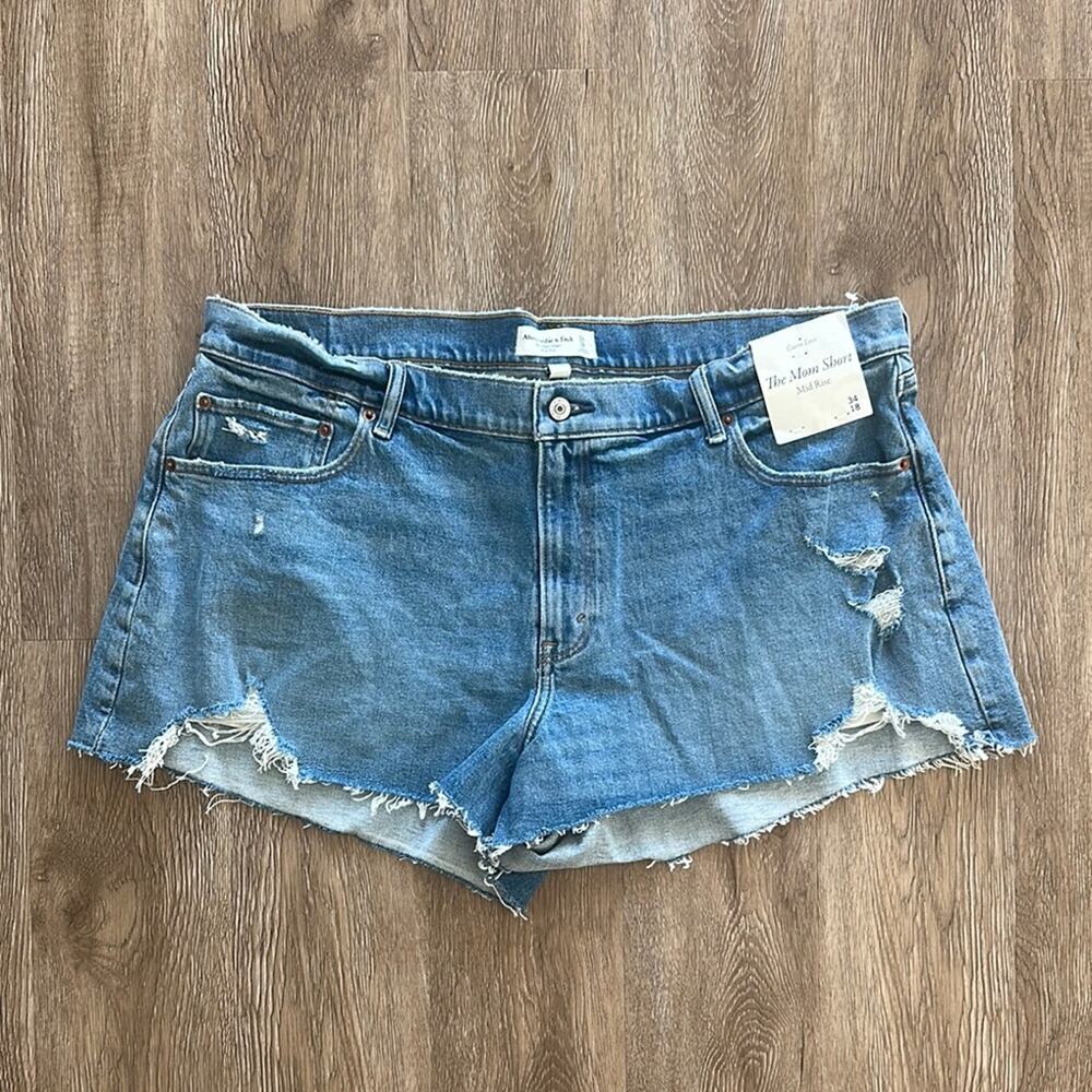 NWT Abercrombie & Fitch Curve Love The Mom Short Mid Rise Denim Shorts Size 18‎